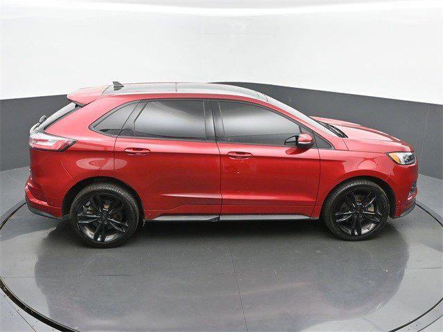 Photo of 2022 Rapid Red Metallic Tinted Clearcoat Ford Edge