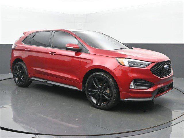Photo of 2022 Rapid Red Metallic Tinted Clearcoat Ford Edge