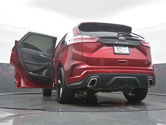 Photo of 2022 Rapid Red Metallic Tinted Clearcoat Ford Edge