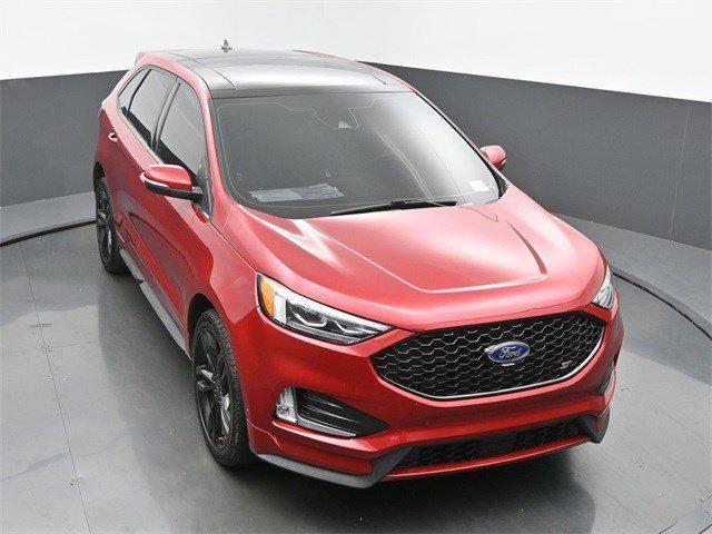 Photo of 2022 Rapid Red Metallic Tinted Clearcoat Ford Edge