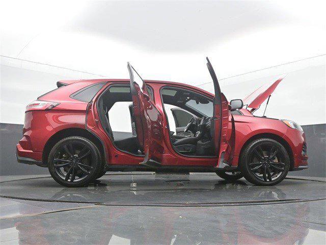Photo of 2022 Rapid Red Metallic Tinted Clearcoat Ford Edge