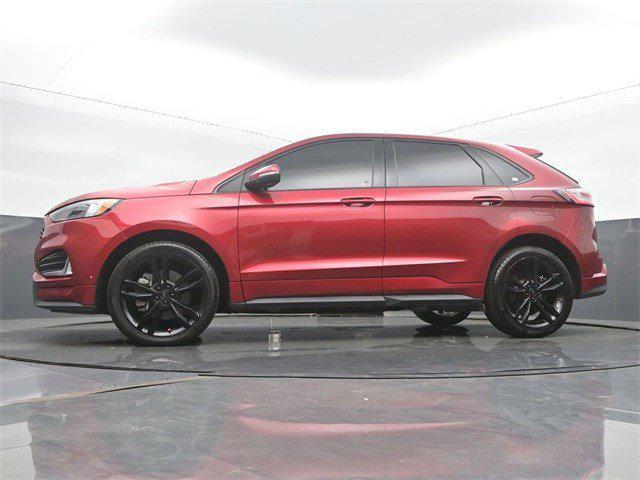 Photo of 2022 Rapid Red Metallic Tinted Clearcoat Ford Edge