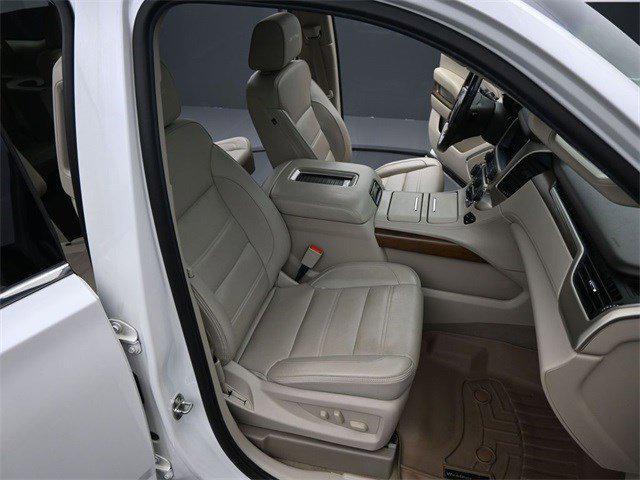 Photo of 2019 White Frost Tricoat GMC Yukon XL