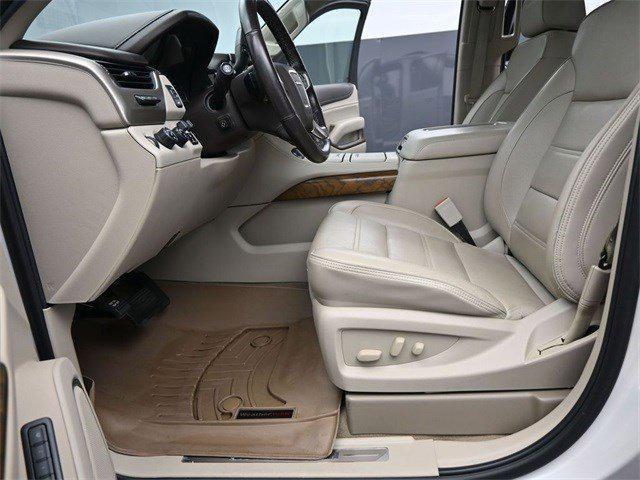 Photo of 2019 White Frost Tricoat GMC Yukon XL