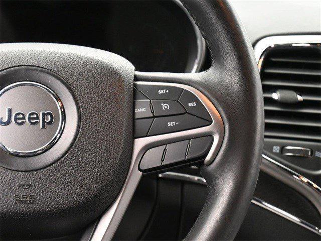 Photo of 2018 Diamond Black Crystal Pearlcoat Jeep Grand Cherokee