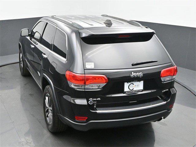Photo of 2018 Diamond Black Crystal Pearlcoat Jeep Grand Cherokee