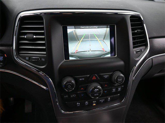 Photo of 2018 Diamond Black Crystal Pearlcoat Jeep Grand Cherokee