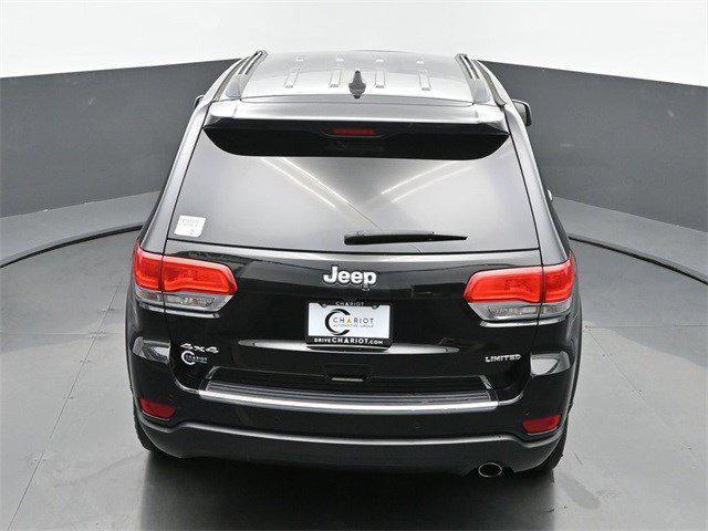 Photo of 2018 Diamond Black Crystal Pearlcoat Jeep Grand Cherokee