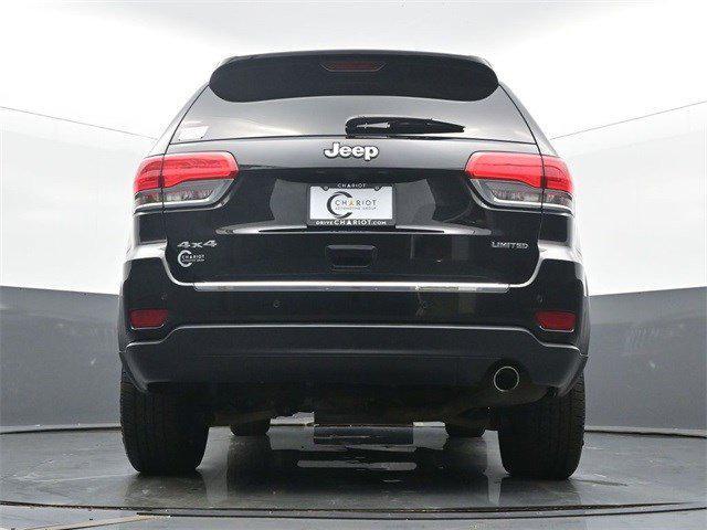 Photo of 2018 Diamond Black Crystal Pearlcoat Jeep Grand Cherokee