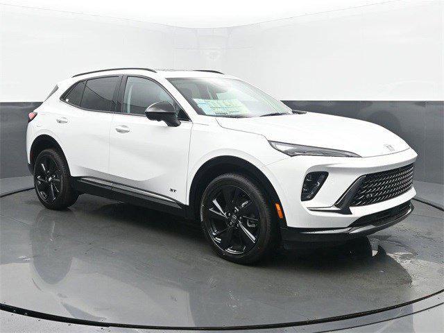 Photo of 2025 Summit White Buick Envision