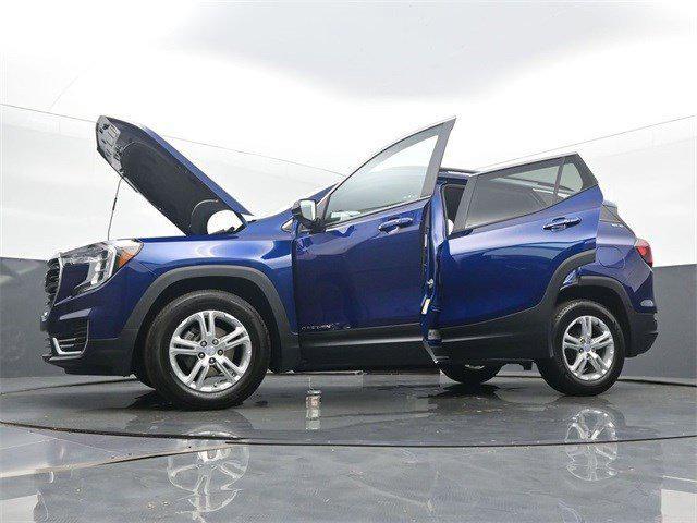 Photo of 2023 Marine Metallic GMC Terrain