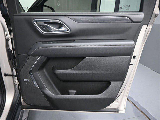 Photo of 2023 Pearl Beige Metallic GMC Yukon XL