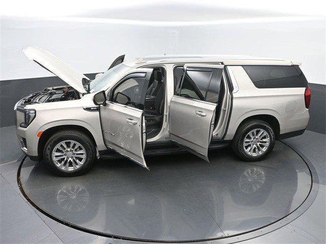 Photo of 2023 Pearl Beige Metallic GMC Yukon XL