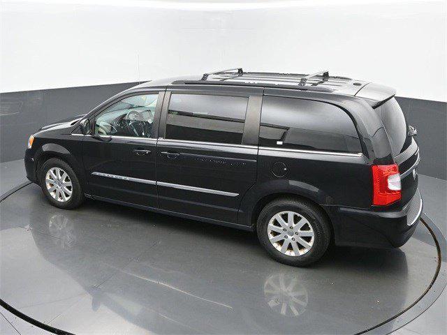 Photo of 2013 Brilliant Black Crystal Pearl Chrysler Town & Country