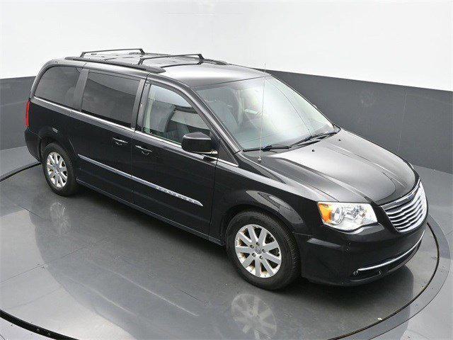 Photo of 2013 Brilliant Black Crystal Pearl Chrysler Town & Country