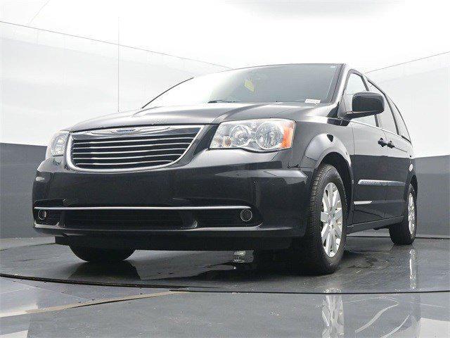 Photo of 2013 Brilliant Black Crystal Pearl Chrysler Town & Country