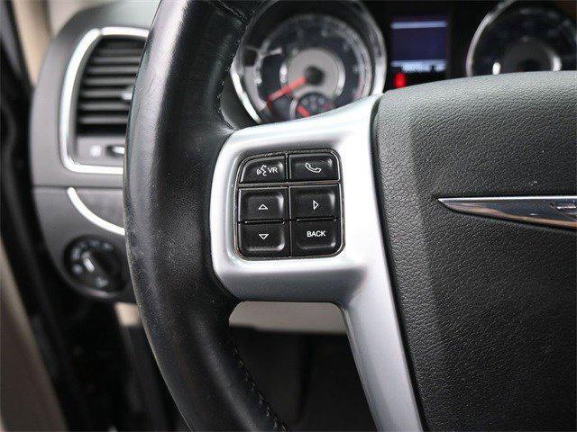 Photo of 2013 Brilliant Black Crystal Pearl Chrysler Town & Country