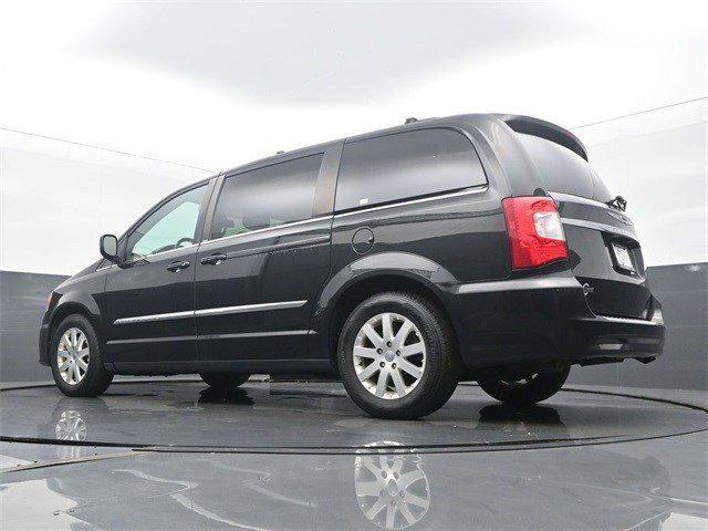 Photo of 2013 Brilliant Black Crystal Pearl Chrysler Town & Country