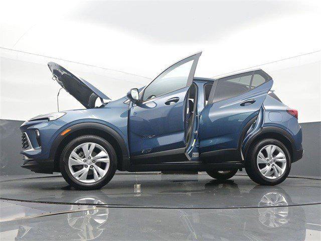 Photo of 2025 Ocean Blue Metallic Buick Encore GX
