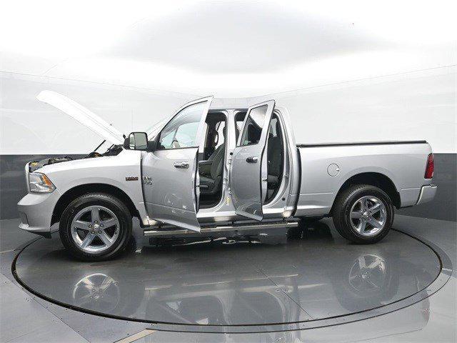 Photo of 2017 Bright Silver Metallic Clearcoat RAM 1500