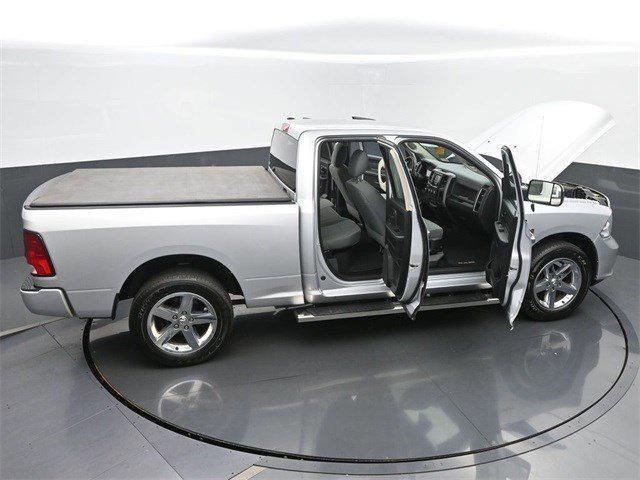 Photo of 2017 Bright Silver Metallic Clearcoat RAM 1500