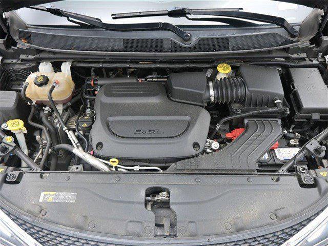 Photo of 2019 Granite Crystal Metallic Clearcoat Chrysler Pacifica