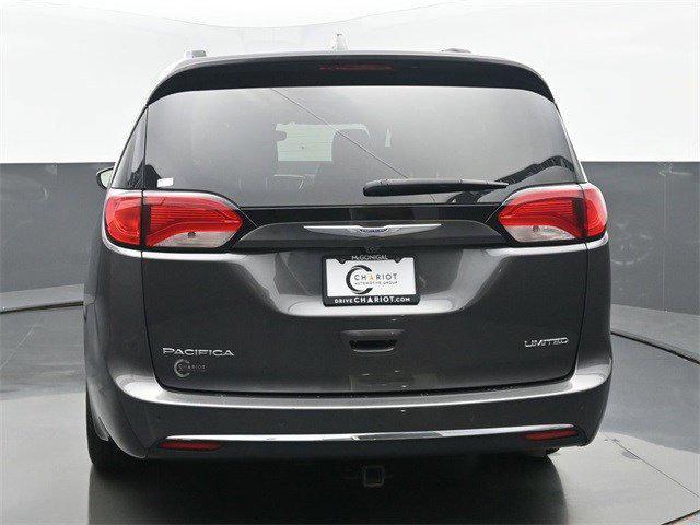 Photo of 2019 Granite Crystal Metallic Clearcoat Chrysler Pacifica