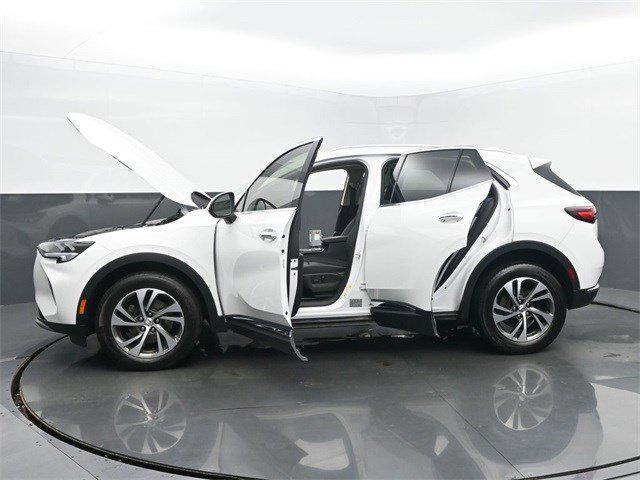 Photo of 2023 Summit White Buick Envision