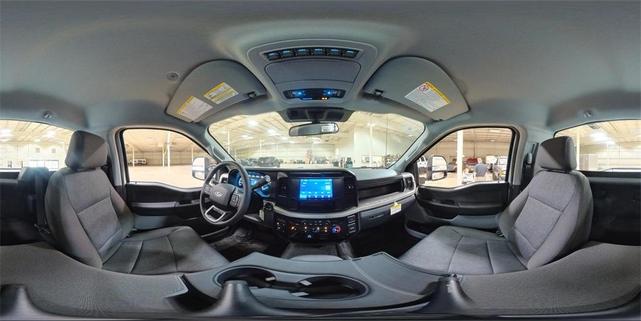 Photo of 2025 Oxford White Ford F-250