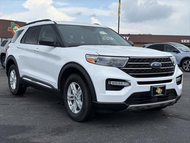 Photo of 2023 White Ford Explorer