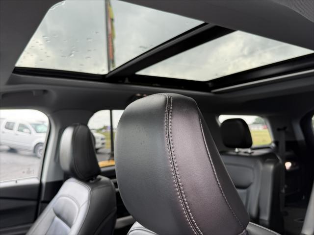 Photo of 2023 White Ford Explorer