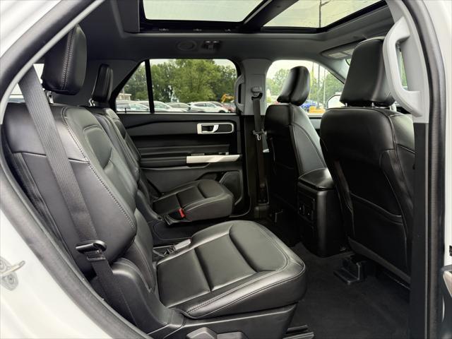 Photo of 2023 White Ford Explorer