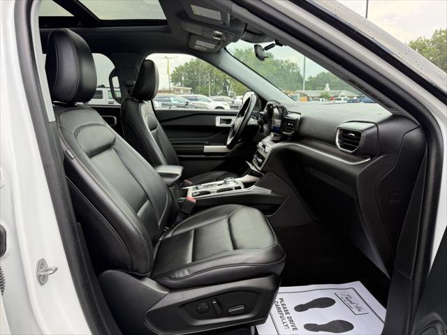 Photo of 2023 White Ford Explorer