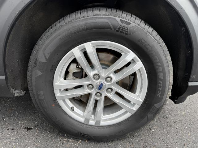 Photo of 2023 White Ford Explorer