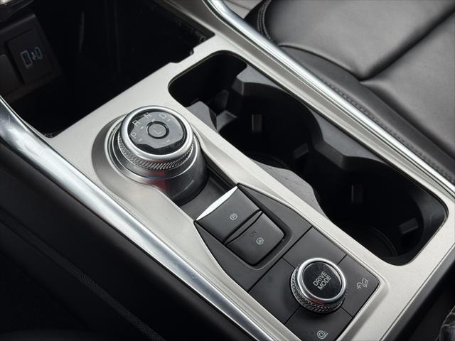 Photo of 2023 White Ford Explorer