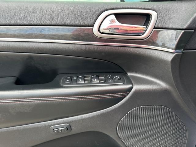 Photo of 2018 Gray Jeep Grand Cherokee
