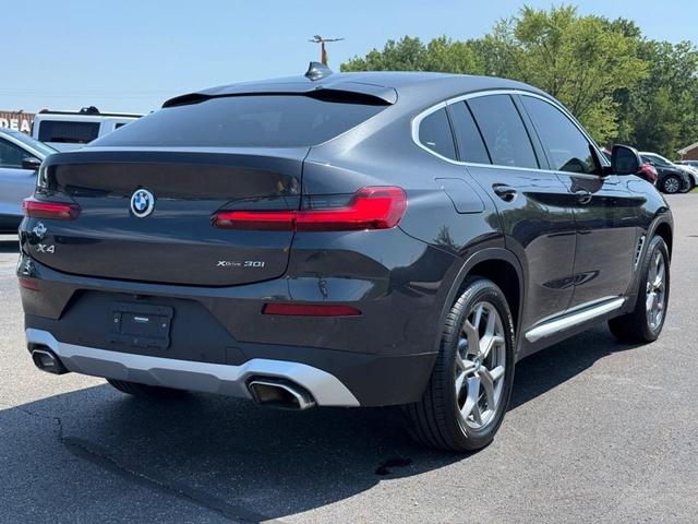 Photo of 2022 Black BMW X4