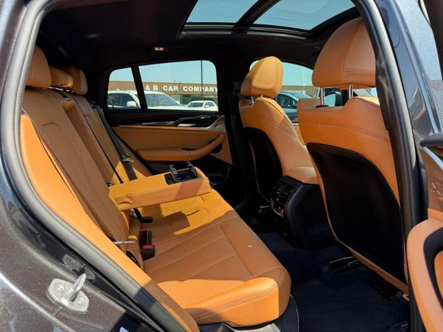 Photo of 2022 Black BMW X4