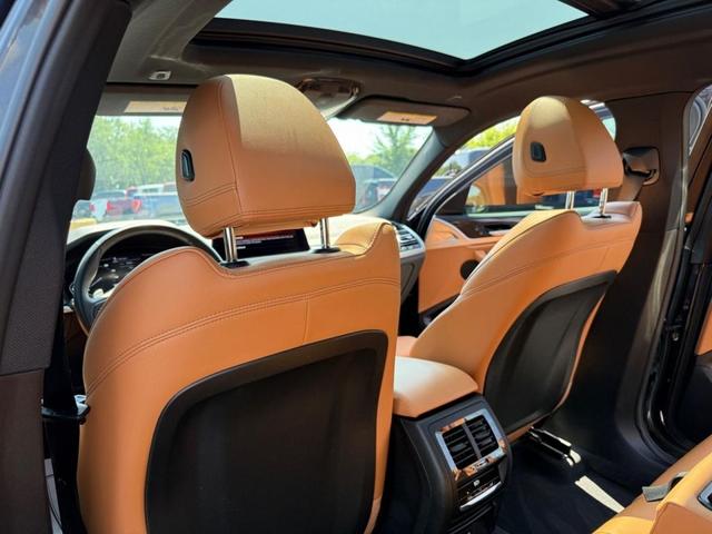 Photo of 2022 Black BMW X4