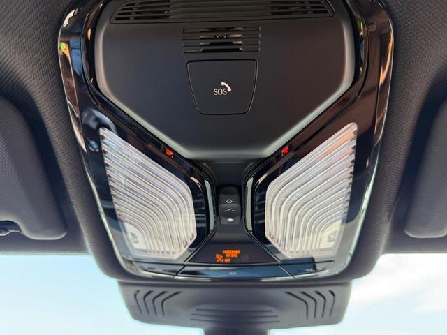 Photo of 2022 Black BMW X4