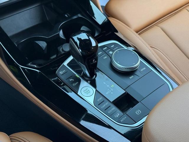 Photo of 2022 Black BMW X4