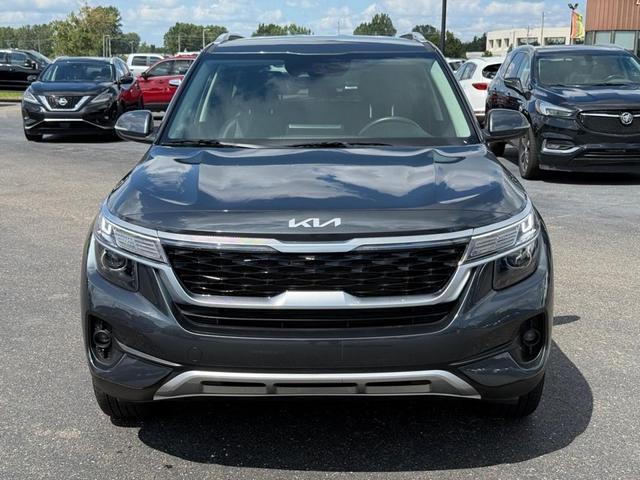 Photo of 2023 Gray Kia Seltos
