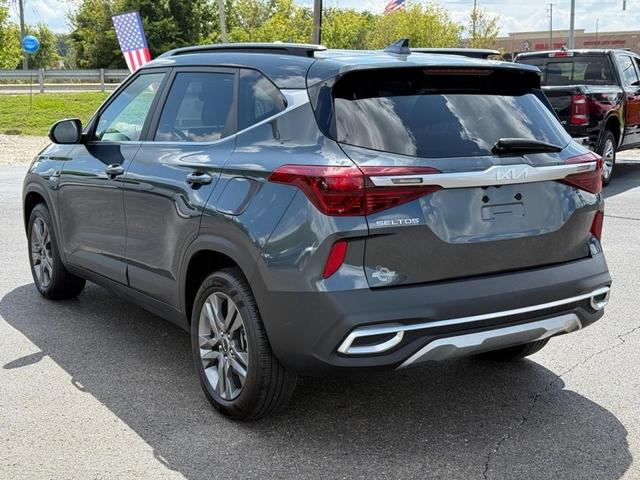Photo of 2023 Gray Kia Seltos