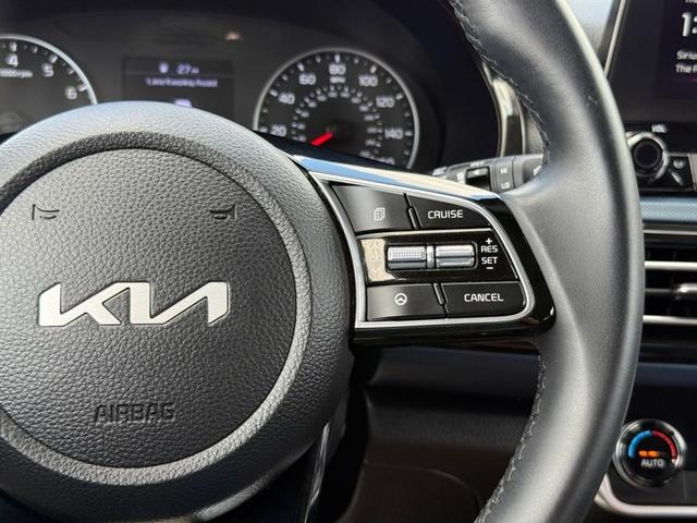 Photo of 2023 Gray Kia Seltos