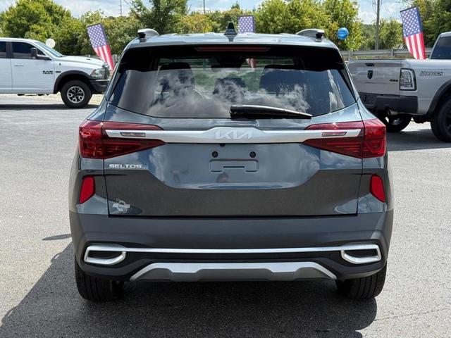 Photo of 2023 Gray Kia Seltos