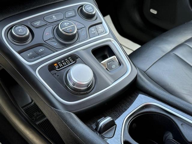 Photo of 2015 Black Chrysler 200