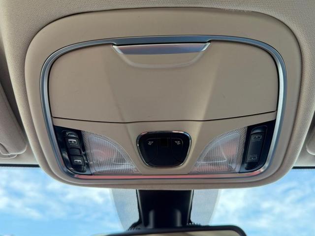 Photo of 2015 Black Chrysler 200