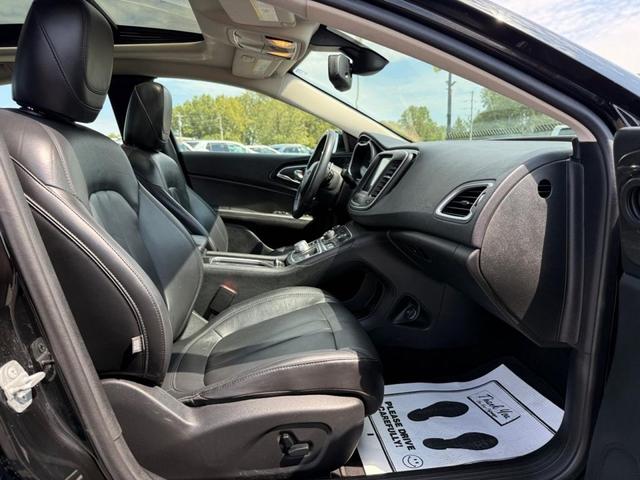 Photo of 2015 Black Chrysler 200