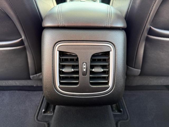 Photo of 2015 Black Chrysler 200