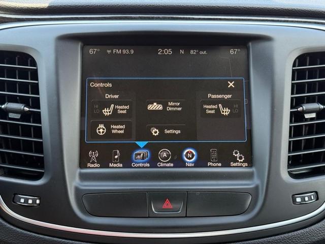 Photo of 2015 Black Chrysler 200